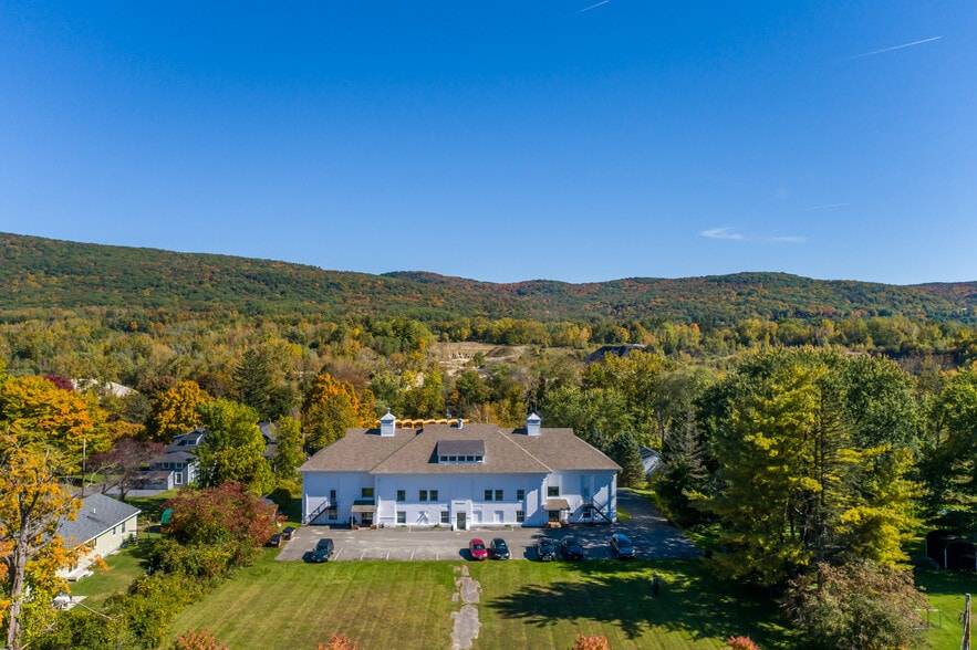 More Photos Of 55 Crystal St, Lenox Dale Apartments For Sale