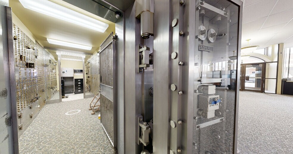 More Photos Of 320 A St, Idaho Falls Bank For Sale