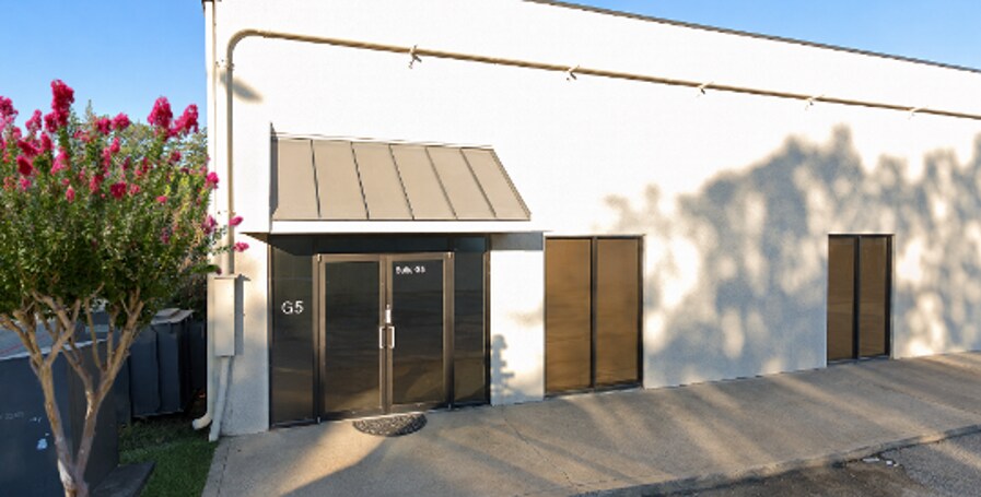 More Photos Of 2734 W Kingsley Rd, Garland Light Distribution For Lease