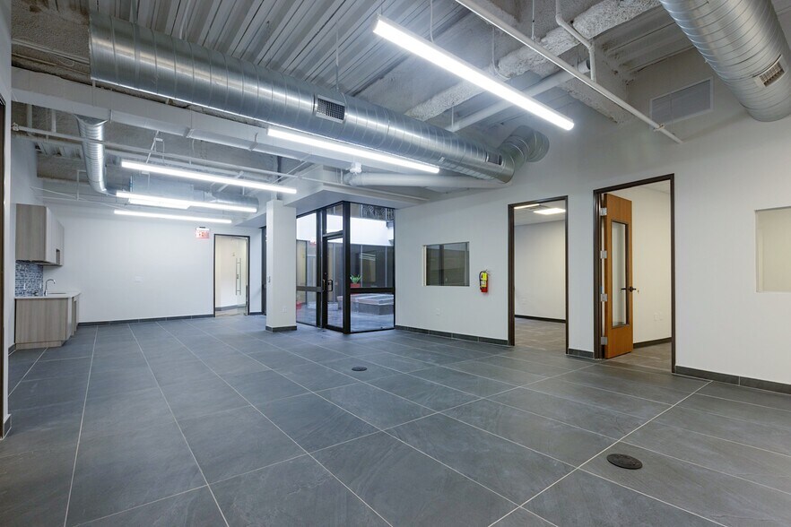 More Photos Of 106 S Saint Marys St, San Antonio Office For Lease