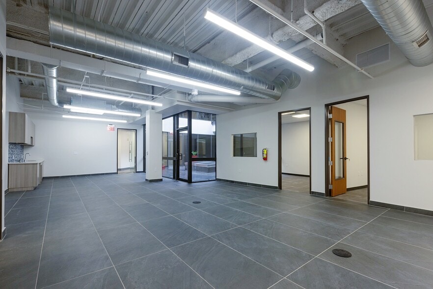 More Photos Of 106 S Saint Marys St, San Antonio Office For Lease