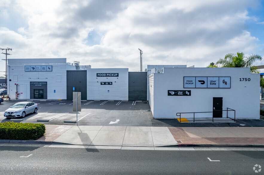More Photos Of 1750 Newport Blvd, Costa Mesa Storefront For Lease