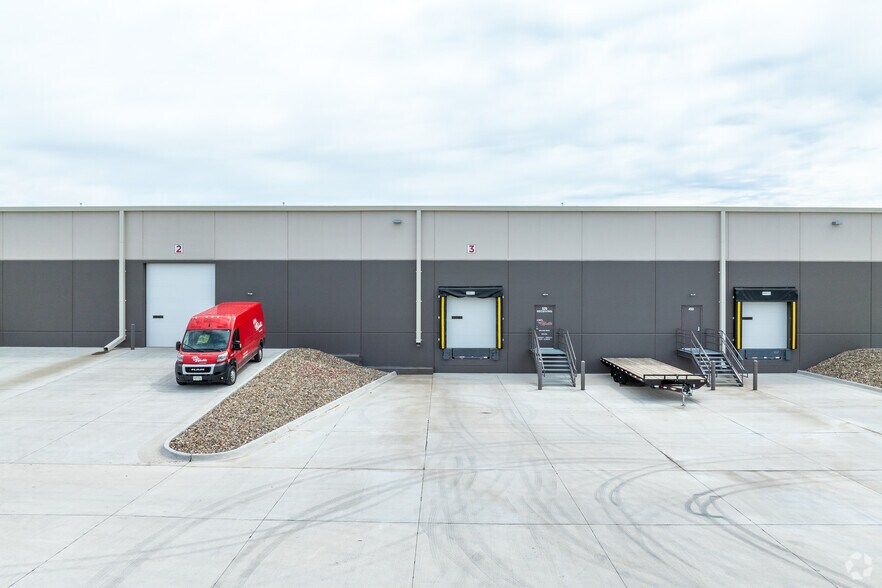 More Photos Of 1400 SE 19th St, Grimes Light Manufacturing For Lease