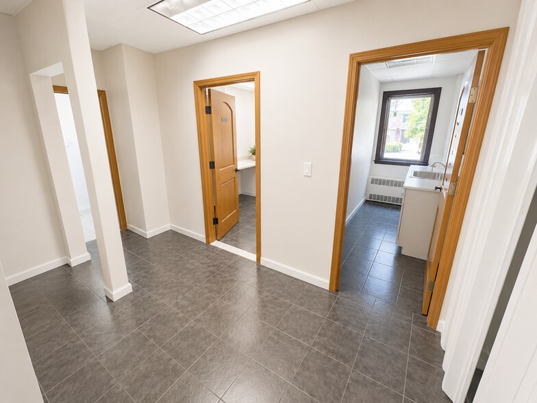 More Photos Of 238 Beach 20th St, Far Rockaway Medical For Lease