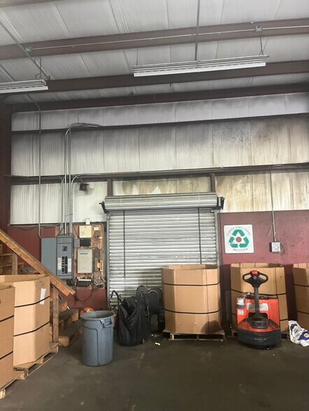 More Photos Of 181 James St, Venice Warehouse For Sale