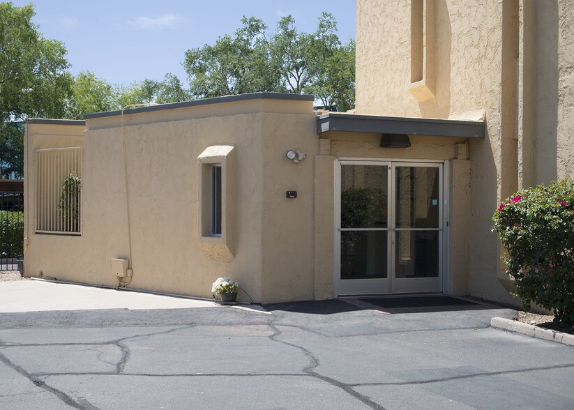 More Photos Of 2627 E Thomas Rd, Phoenix Office For Lease