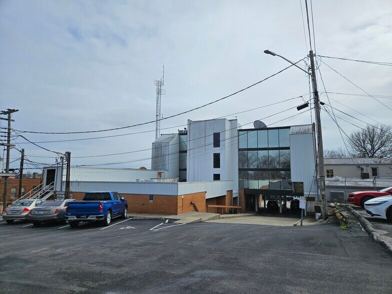 More Photos Of 113 W Public Sq, Glasgow Office For Sale