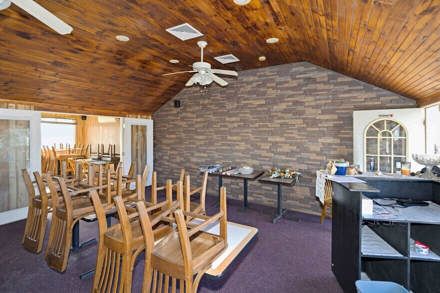 More Photos Of 102 Delaware ave, Fortescue Restaurant For Sale