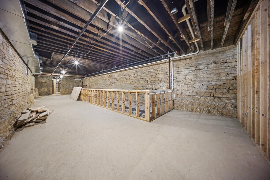 More Photos Of 1000 S State St, Lockport Restaurant For Lease