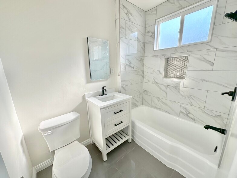 More Photos Of 10720 Charnock Rd, Los Angeles Multifamily For Sale