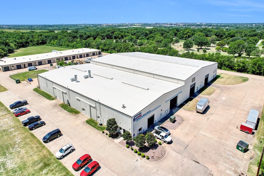 More Photos Of 190 Industrial Blvd, McKinney Manufacturing For Sale
