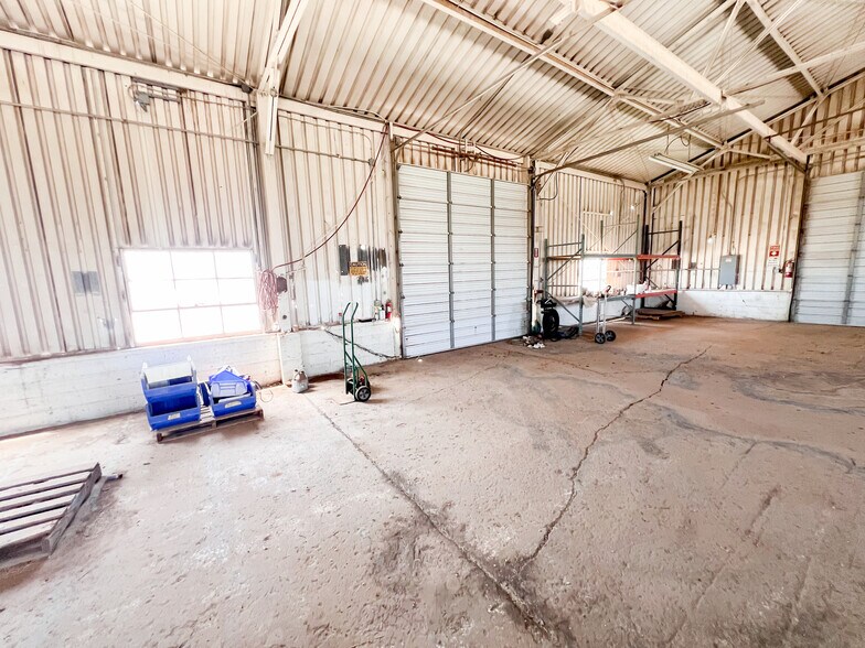 More Photos Of 3201 W Murphy St, Odessa Warehouse For Sale