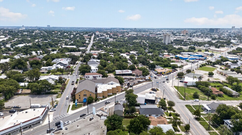 More Photos Of 611 Fredericksburg Rd, San Antonio Freestanding For Lease