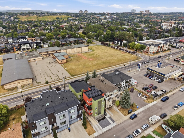 More Photos Of 2226 Westmount Rd NW, Calgary Apartments For Sale