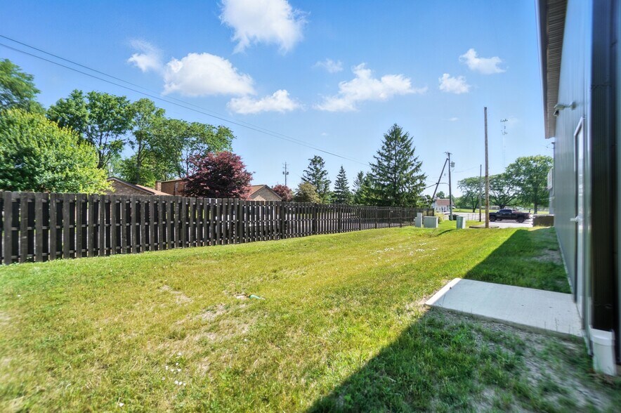 More Photos Of 126 Lotze St, Findlay Flex For Sale