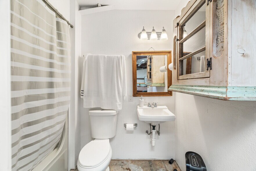 More Photos Of 3411 Decatur Hwy, Kingston Warehouse For Sale