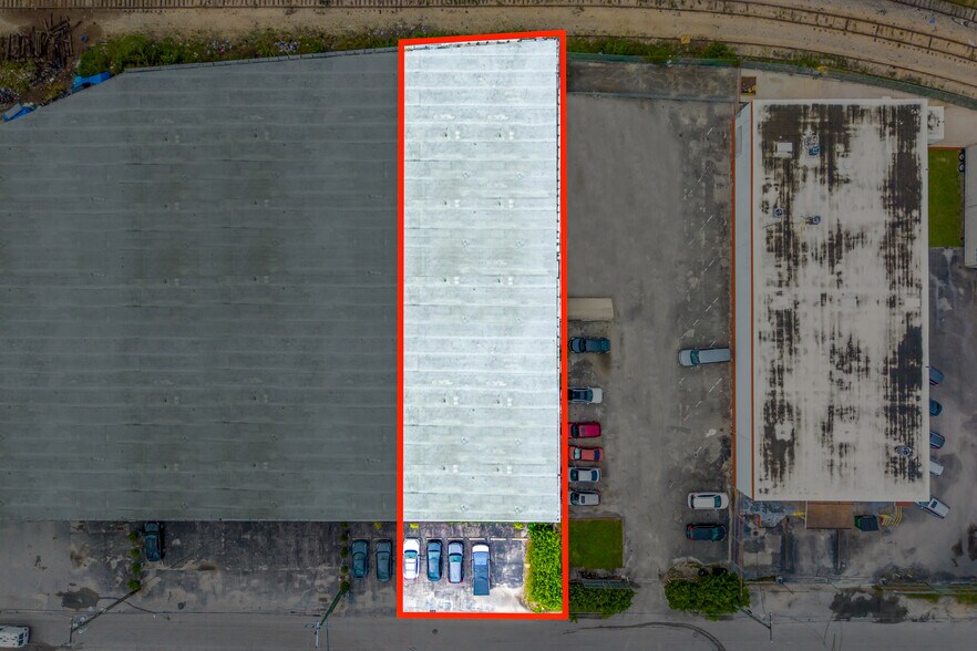 More Photos Of 7300 NW 35th Ave, Miami Showroom For Lease