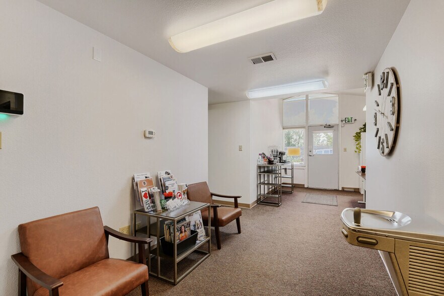 More Photos Of 641 E 112th Ave, Northglenn Veterinarian Kennel For Sale