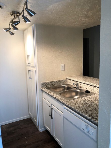 More Photos Of 1620 N Wilmot Rd, Tucson Apartments For Sale