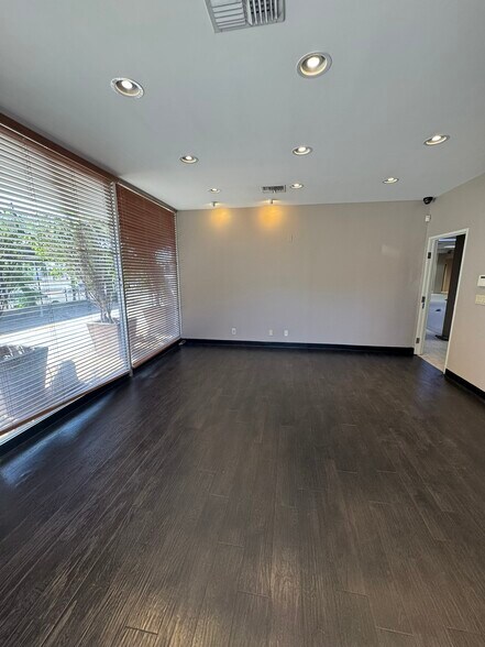 More Photos Of 8964 Oso Ave, Chatsworth Warehouse For Sale