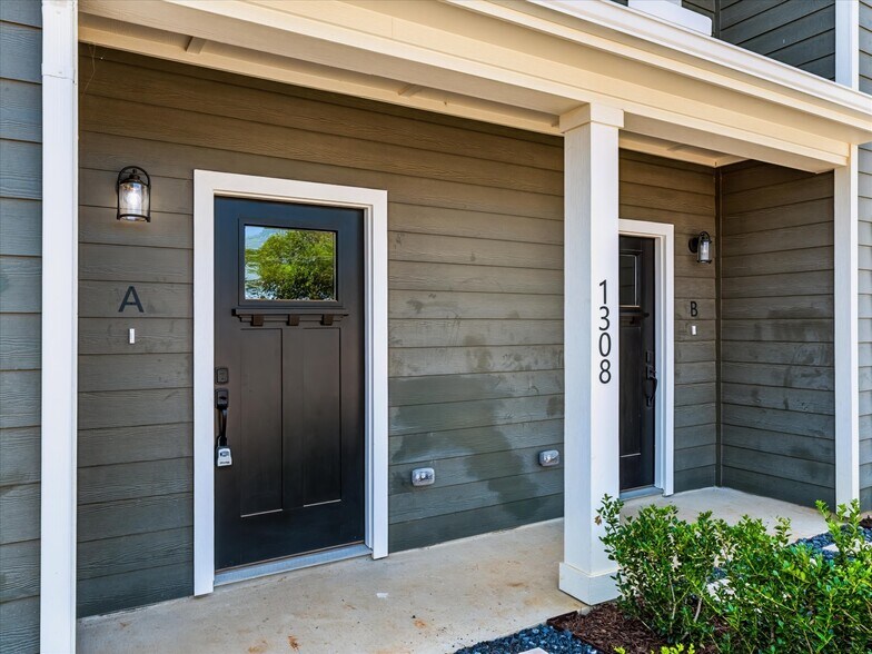 More Photos Of 1306 Country Rd, Whitesboro Apartments For Sale
