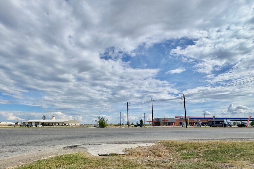 More Photos Of 9000 Camino Real, Uhland Warehouse For Sale