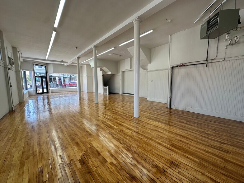 More Photos Of 443-455 Moody St, Waltham Storefront Retail Residential For Lease
