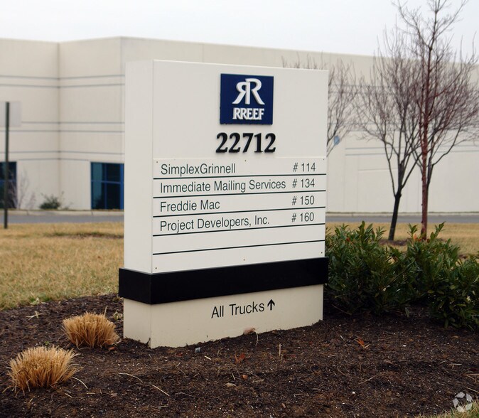 More Photos Of 22712 Commerce Center Ct, Sterling Warehouse For Lease