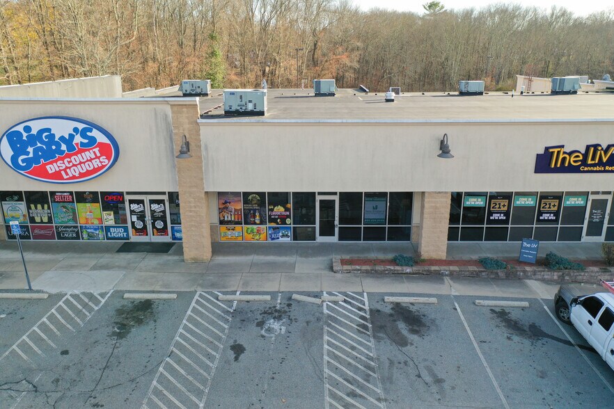 More Photos Of 97 Providence Pike, Putnam Unknown For Lease