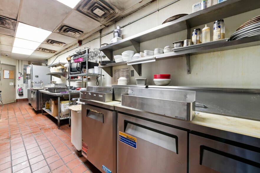 More Photos Of 1090 Rochester Rd, Troy Restaurant For Sale