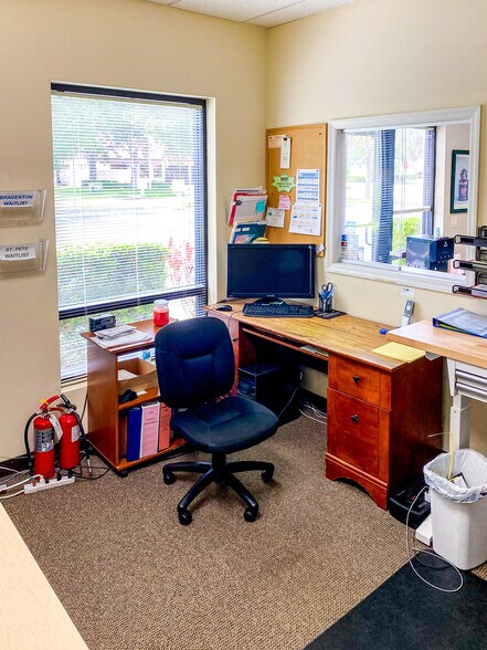 More Photos Of 3911 Golf Park Loop, Bradenton Office For Sale