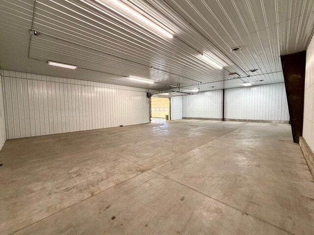 More Photos Of 152 9th ave, Broken Bow Warehouse For Lease