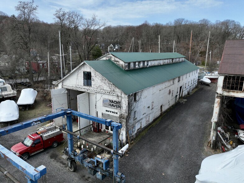 More Photos Of 140 First St, Connelly Marina For Sale