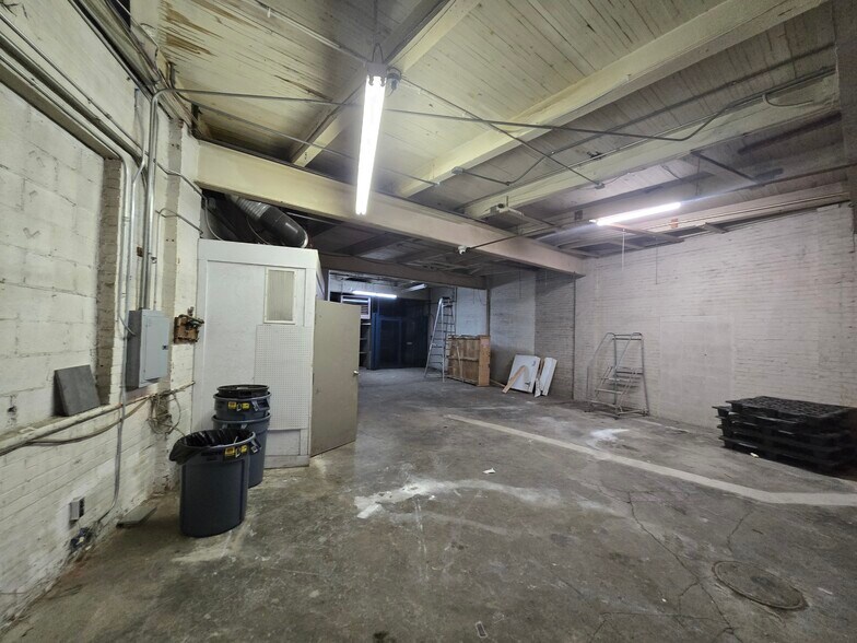 More Photos Of 4507 Lorain Ave, Cleveland Office For Lease