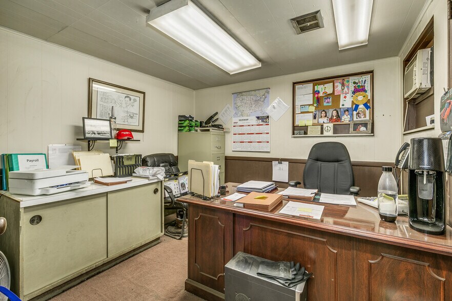 More Photos Of 3610 Lyndale Ave S, Minneapolis Auto Repair For Sale