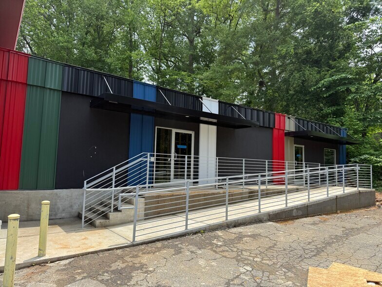 More Photos Of 115 Mill St, Woodstock Freestanding For Lease