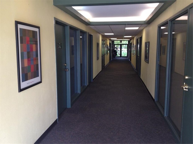 More Photos Of 1241 Park Pl NE, Cedar Rapids Office For Lease