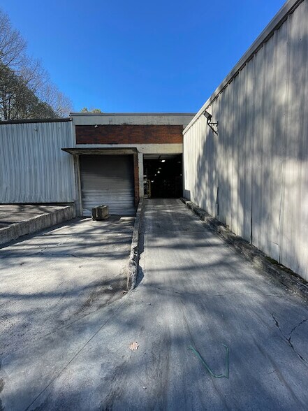 More Photos Of 6354 Warren Dr, Norcross Distribution For Sale