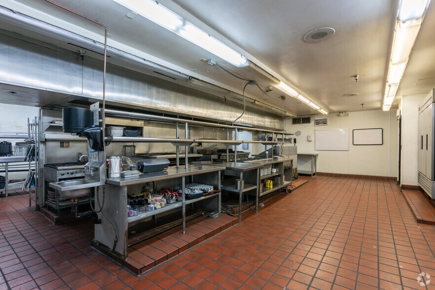 More Photos Of 1055 Van Ness Ave, Fresno Hotel For Sale