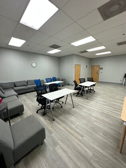 More Photos Of 2211-2213 S Military Hwy, Chesapeake Coworking Space
