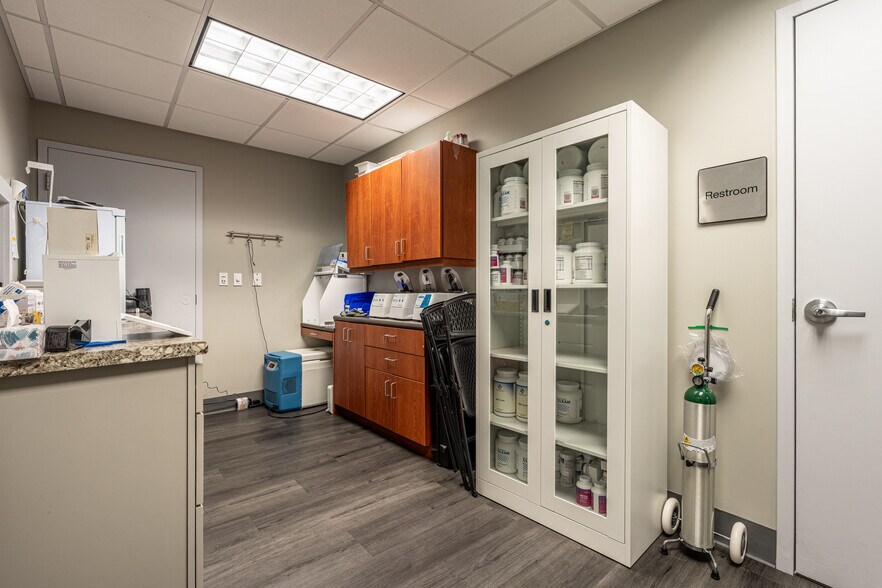 More Photos Of 2400 N Ashland Ave, Chicago Medical For Lease