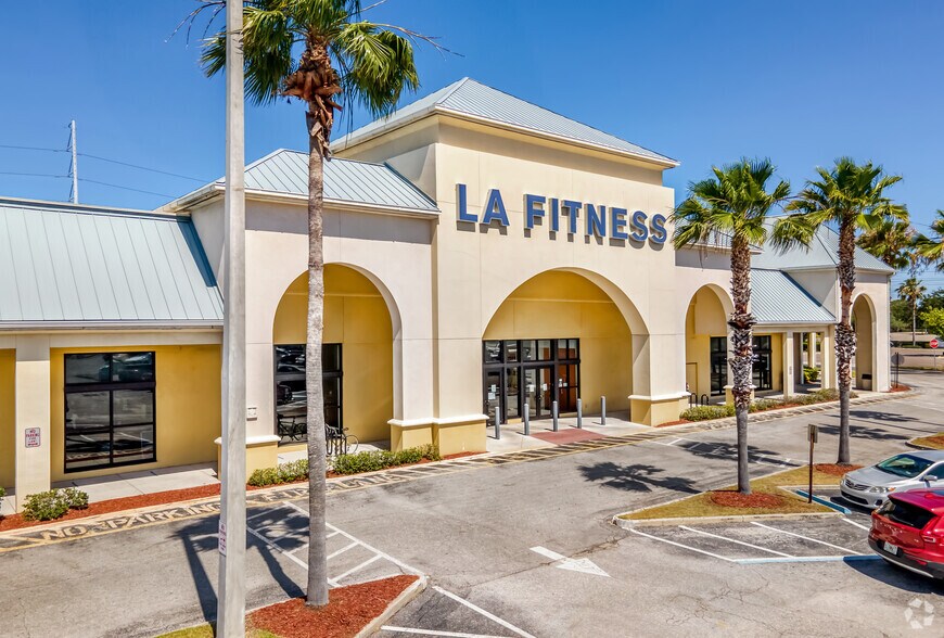 More Photos Of 7022-7088 22nd Ave N, Saint Petersburg Unknown For Lease