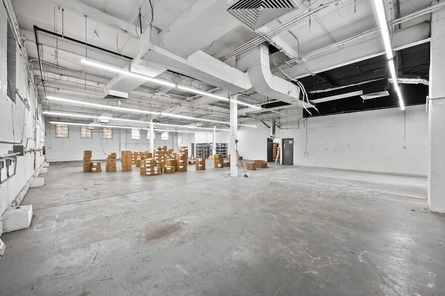 More Photos Of 59-48 55th St, Maspeth Manufacturing For Sale