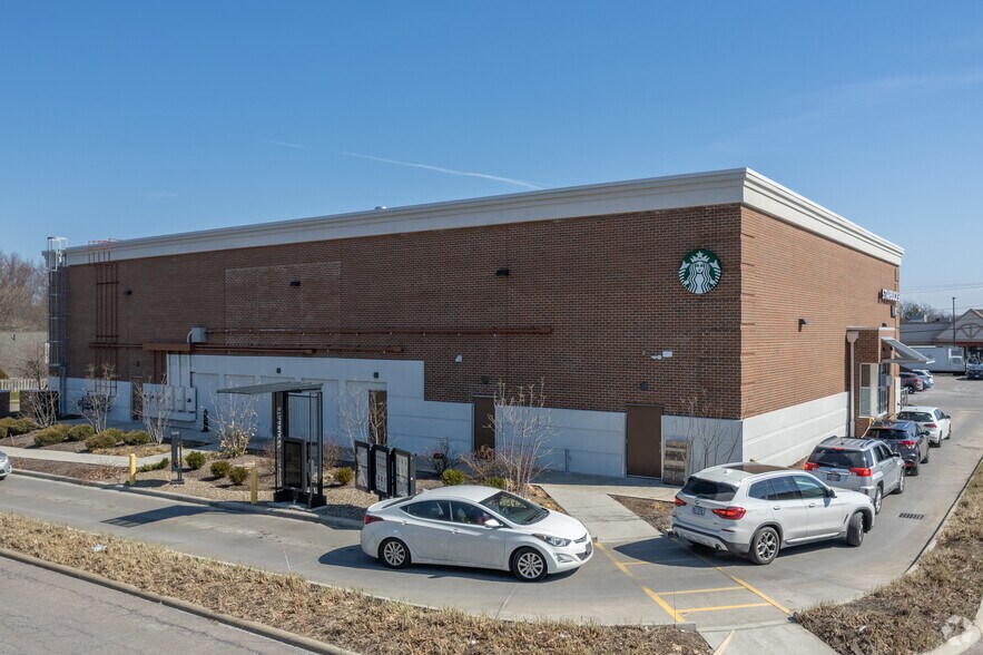 More Photos Of 5880 Som Center Rd, Willoughby Freestanding For Lease