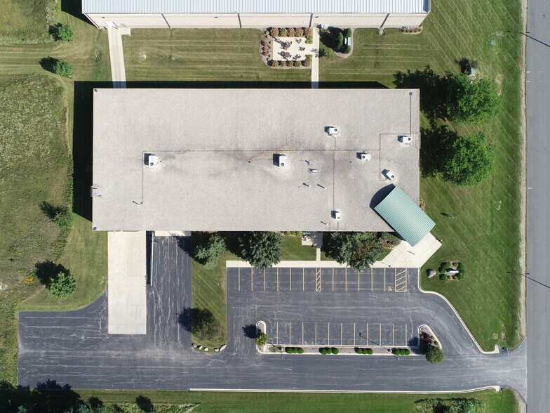 More Photos Of 591 N Dekora Woods Blvd, Saukville Unknown For Lease