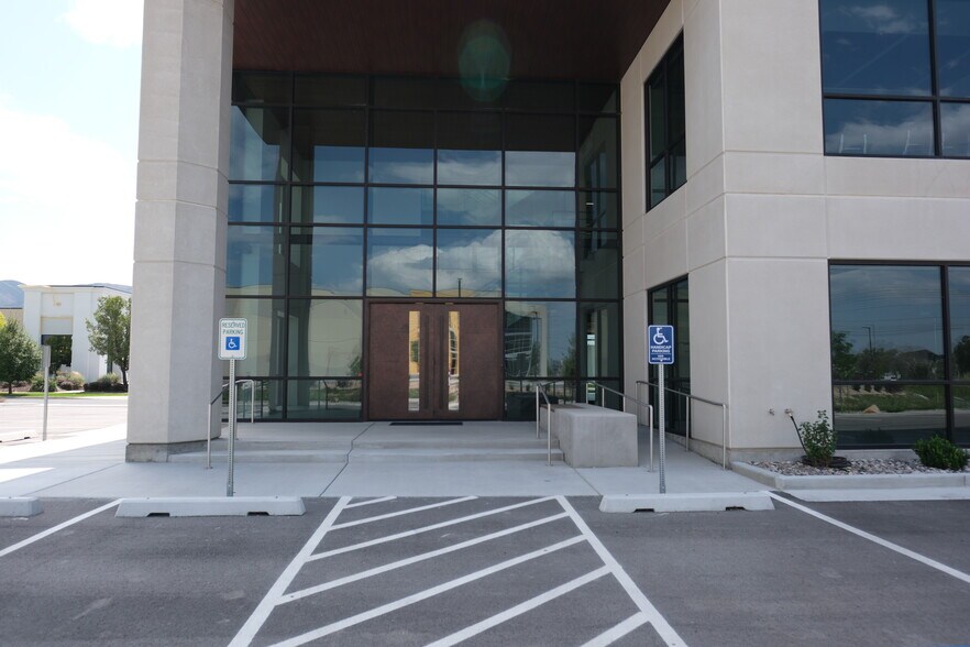 More Photos Of 134 W 13100 S, Draper Office For Lease