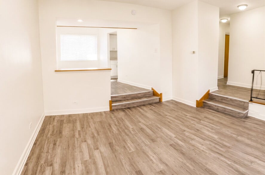 More Photos Of 12510 Vincennes Rd, Blue Island Apartments For Sale