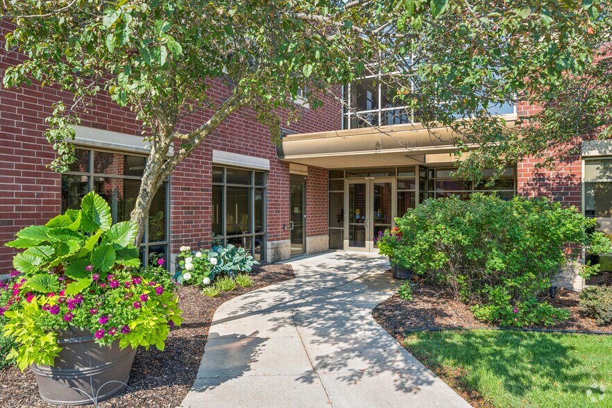 More Photos Of N19W23993 Ridgeview Pky, Waukesha Office For Sale