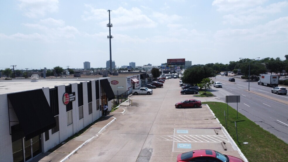 More Photos Of 1900-1912 W Mockingbird Ln, Dallas Light Distribution For Sale