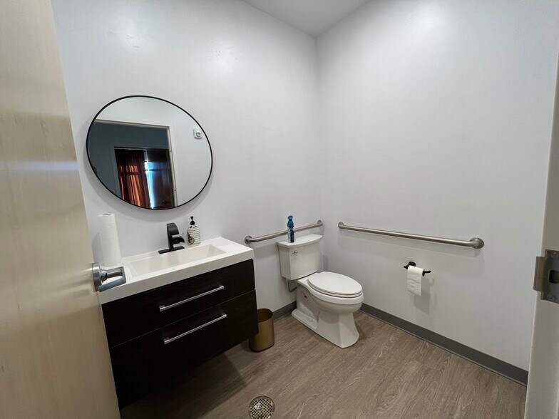 More Photos Of 2135 W Main St, Lehi Medical For Sale